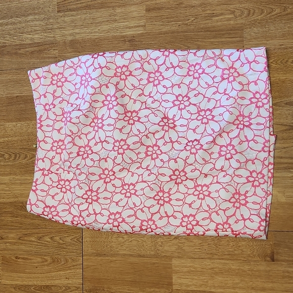 Lilly Pulitzer Dresses & Skirts - Lilly Pulitzer Hyacinth Fiesta hot pink/white floral pencil skirt sz 2